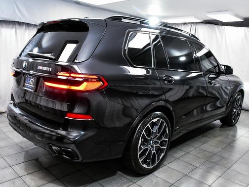 2024 BMW X7 M60i