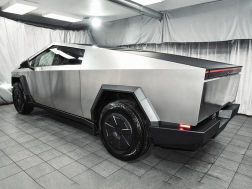 2025 Tesla Cybertruck All-Wheel Drive