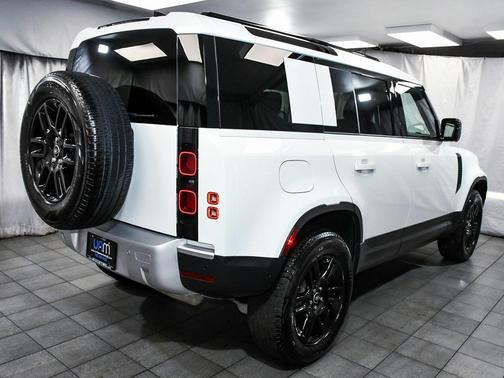 2025 Land Rover Defender 110 P300 S