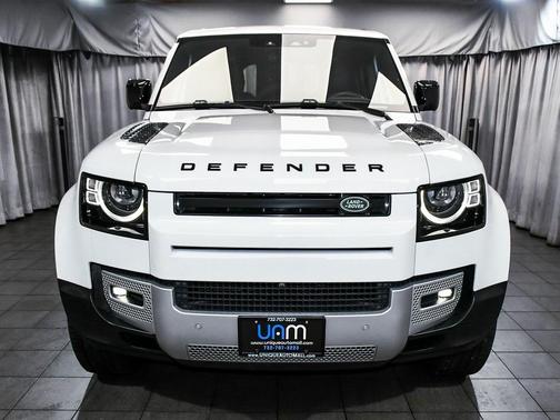 2025 Land Rover Defender 110 P300 S