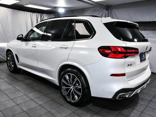 2025 BMW X5 xDrive40i