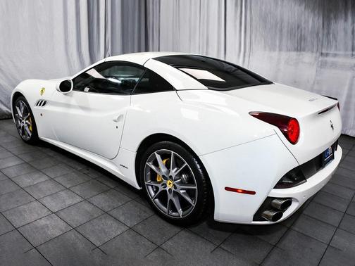 2013 Ferrari California Base