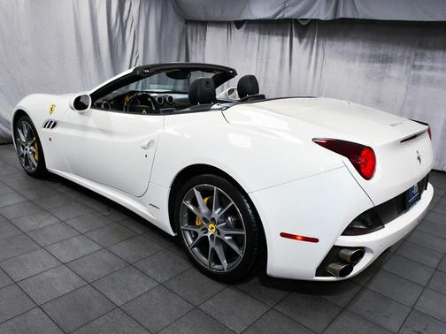 2013 Ferrari California Base