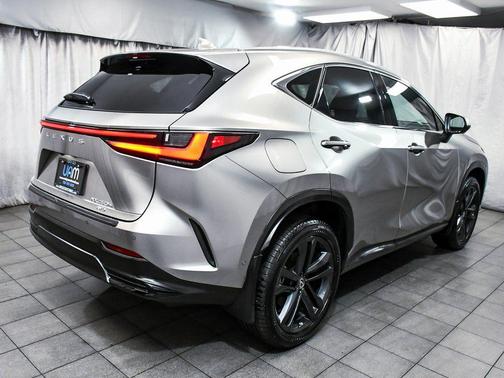 2025 Lexus NX 450h+ Luxury AWD