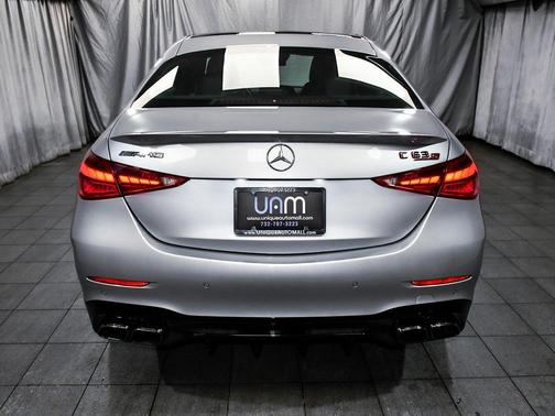 2024 Mercedes-Benz AMG C 63 S E Performance