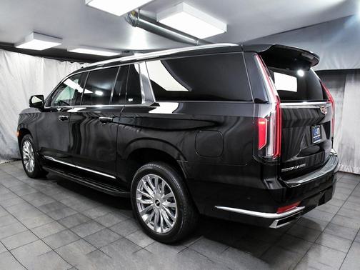 2023 Cadillac Escalade ESV Premium Luxury