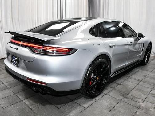 2023 Porsche Panamera GTS