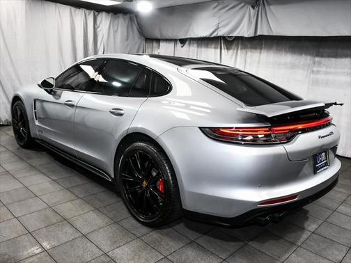 2023 Porsche Panamera GTS