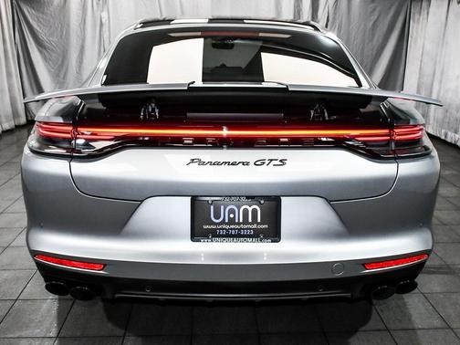 2023 Porsche Panamera GTS