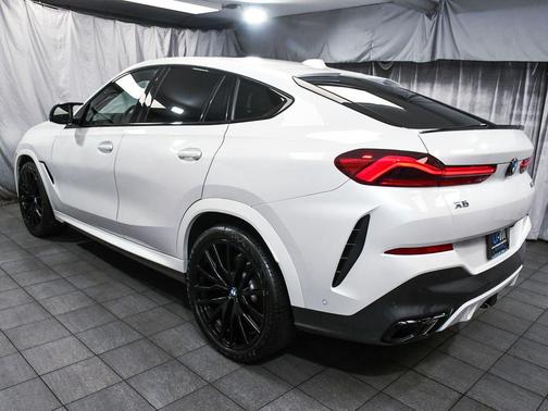2024 BMW X6 M60i