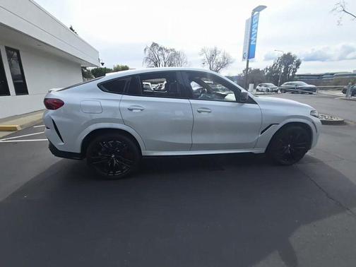2024 BMW X6 M60i