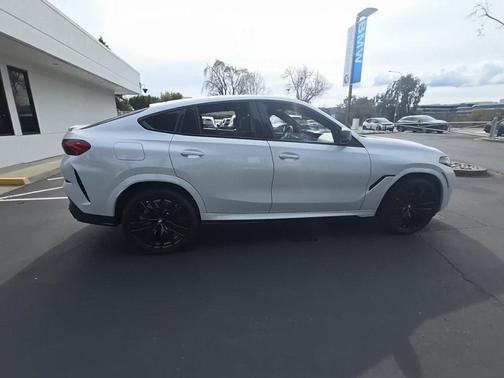 2024 BMW X6 M60i