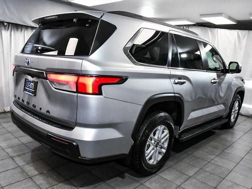 2024 Toyota Sequoia Platinum