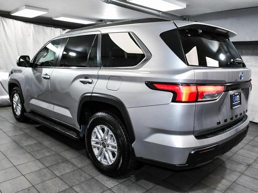 2024 Toyota Sequoia Platinum