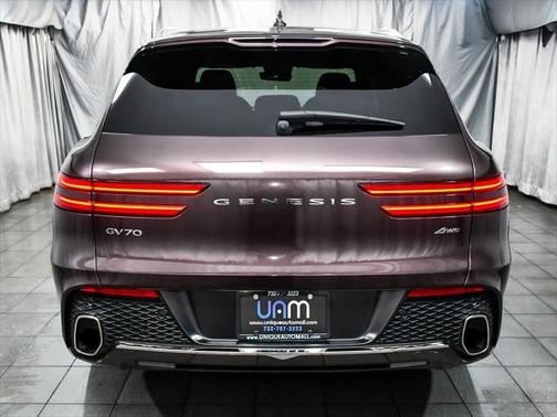 2022 Genesis GV70 2.5T AWD
