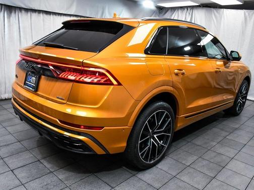 2022 Audi Q8 55 Premium Plus