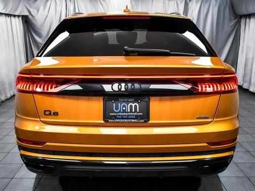 2022 Audi Q8 55 Premium Plus