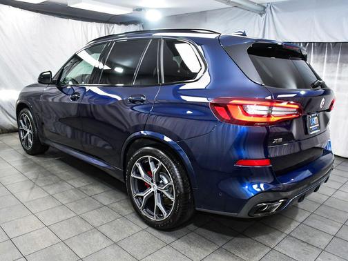 Tanzanite Blue II Metallic 2023 BMW X5 M50i