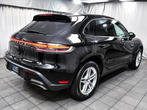2025 Porsche Macan Base