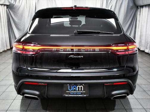 2025 Porsche Macan Base