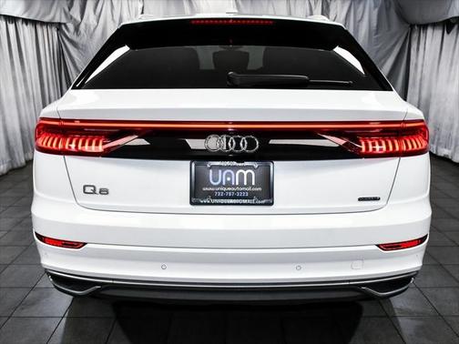 2022 Audi Q8 55 Premium Plus