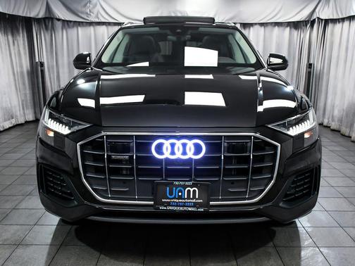 Mythos Black Metallic 2023 Audi Q8 55 Premium Plus