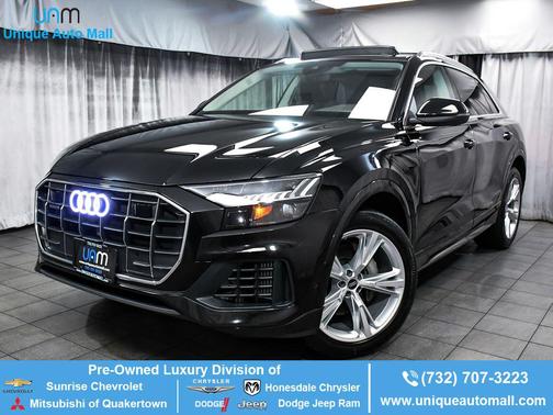 Mythos Black Metallic 2023 Audi Q8 55 Premium Plus