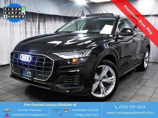 Mythos Black Metallic 2023 Audi Q8 55 Premium Plus