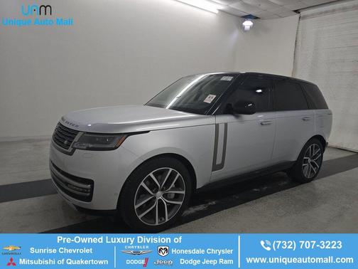 2025 Land Rover Range Rover P550e SE