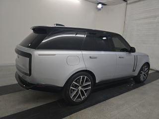 2025 Land Rover Range Rover P550e SE