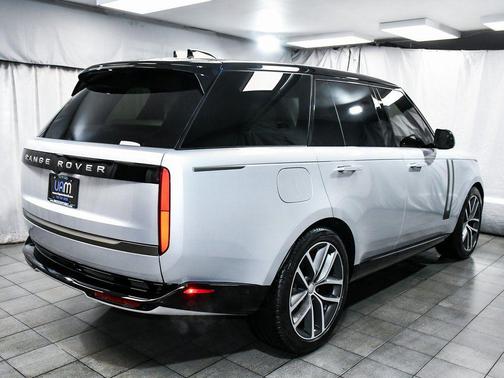 2025 Land Rover Range Rover P550e SE SWB