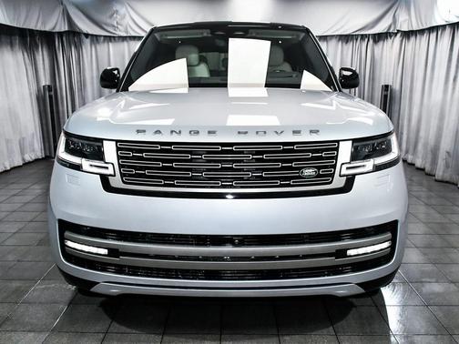 2025 Land Rover Range Rover P550e SE SWB