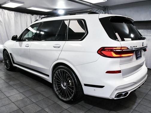2024 BMW ALPINA XB7 Base