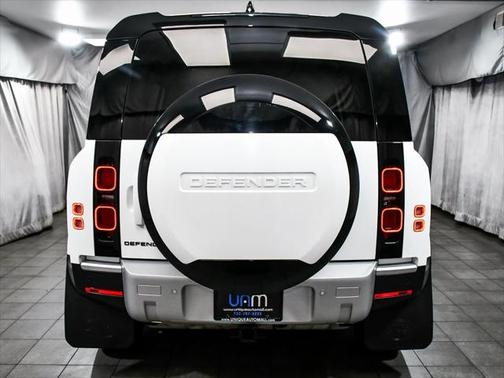 2024 Land Rover Defender 110 P400 S
