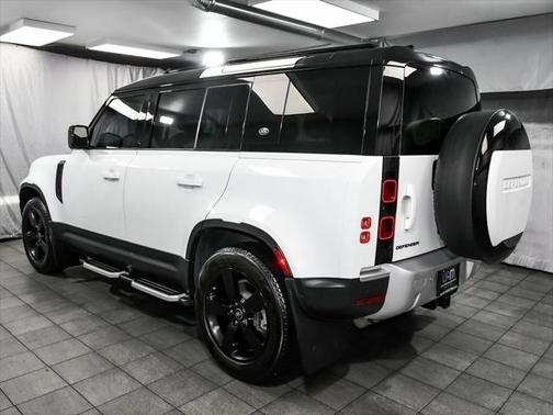 2024 Land Rover Defender 110 P400 S