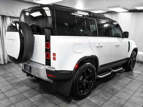 2024 Land Rover Defender 110 P400 S