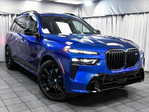 2025 BMW X7 M60i