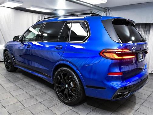 2025 BMW X7 M60i