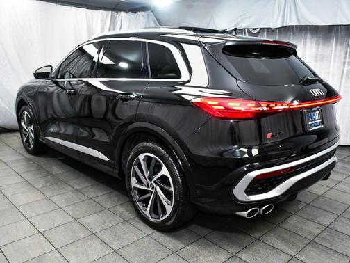 Black Metallic 2025 Audi SQ5 3.0T Premium Plus
