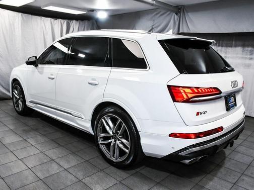 2025 Audi SQ7 4.0T Premium Plus