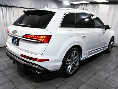 2025 Audi SQ7 4.0T Premium Plus