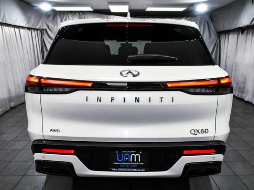 2025 INFINITI QX60 LUXE