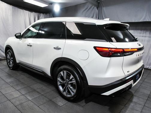 2025 INFINITI QX60 LUXE