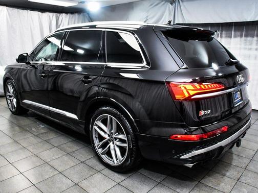 Mythos Black Metallic 2025 Audi SQ7 4.0T Premium Plus