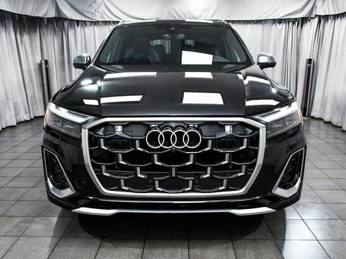 Mythos Black Metallic 2025 Audi SQ7 4.0T Premium Plus