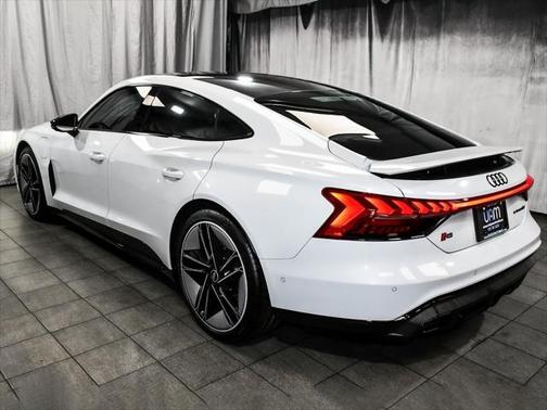 2023 Audi RS e-tron GT Base