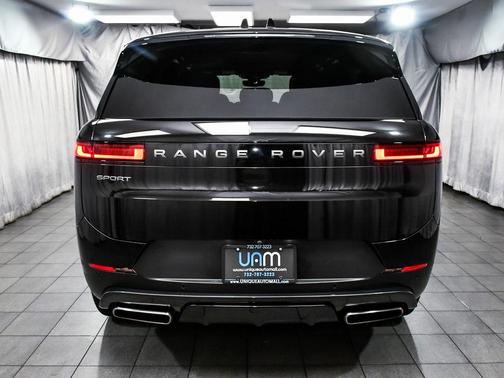 2024 Land Rover Range Rover Sport P360 SE