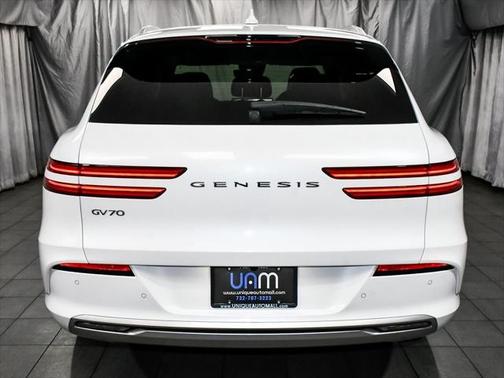 2024 Genesis Electrified GV70 Advanced AWD