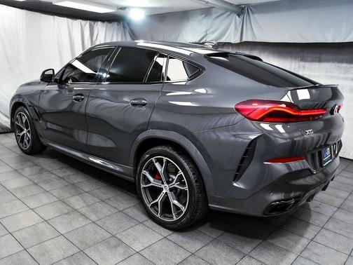 2023 BMW X6 M50i