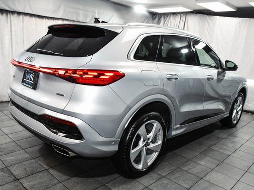 2025 Audi Q5 Premium Plus